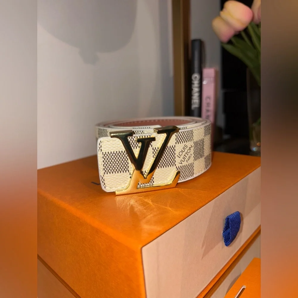 Louis Vuitton Damier Cream/Grey Initiales LV Gold 40mm Belt - Picture 12 of 14